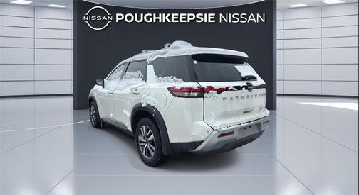 2024 Nissan Pathfinder SL 4WD