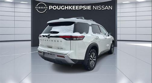 2024 Nissan Pathfinder SL 4WD