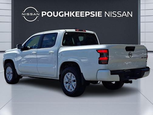 Glacier White 2022 Nissan Frontier SV