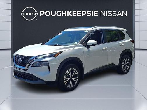 Pearl White Tricoat 2023 Nissan Rogue SV