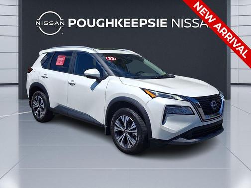 Pearl White Tricoat 2023 Nissan Rogue SV