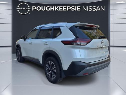Pearl White Tricoat 2023 Nissan Rogue SV