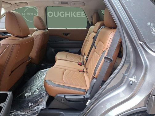 2025 Nissan Pathfinder Platinum 4WD