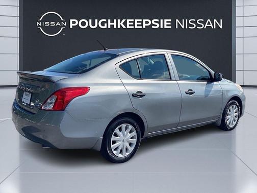 2014 Nissan Versa 1.6 S+