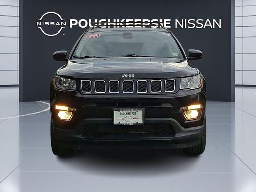 Diamond Black Crystal Pearlcoat 2019 Jeep Compass Latitude