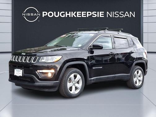 Diamond Black Crystal Pearlcoat 2019 Jeep Compass Latitude