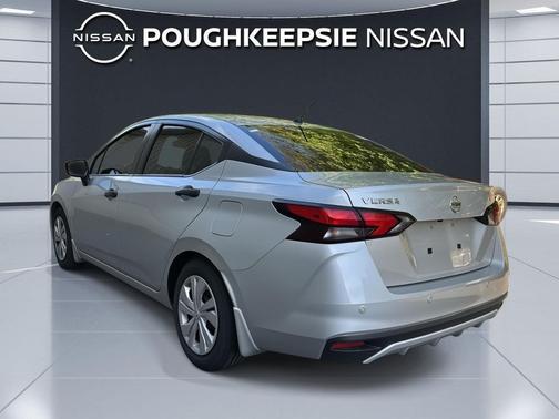 Brilliant Silver Metallic 2020 Nissan Versa 1.6 S