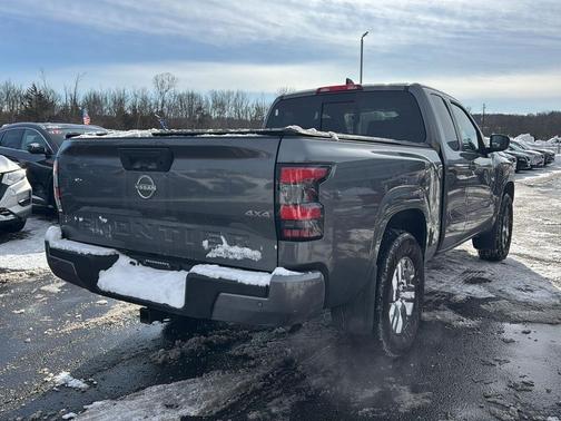 2025 Nissan Frontier SV