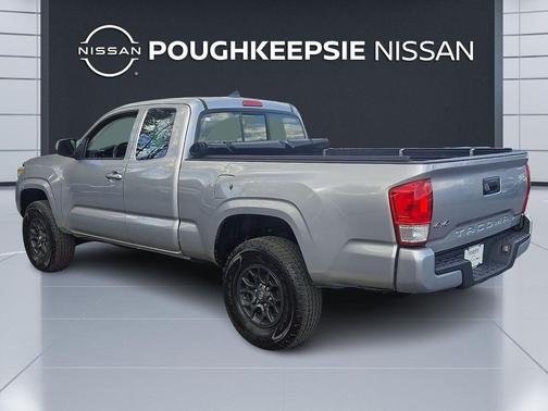 Silver Sky Metallic 2016 Toyota Tacoma SR