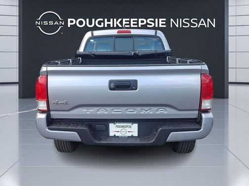 Silver Sky Metallic 2016 Toyota Tacoma SR