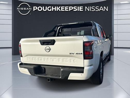 Glacier White 2023 Nissan Frontier SV