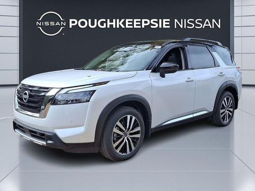 2025 Nissan Pathfinder Platinum 4WD
