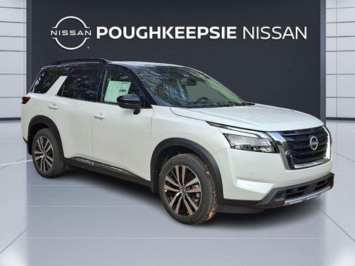 2025 Nissan Pathfinder Platinum 4WD