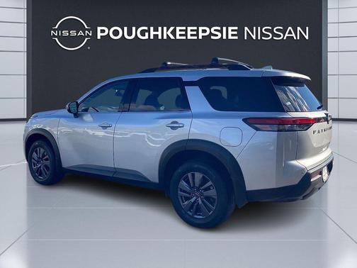 2025 Nissan Pathfinder SV 4WD