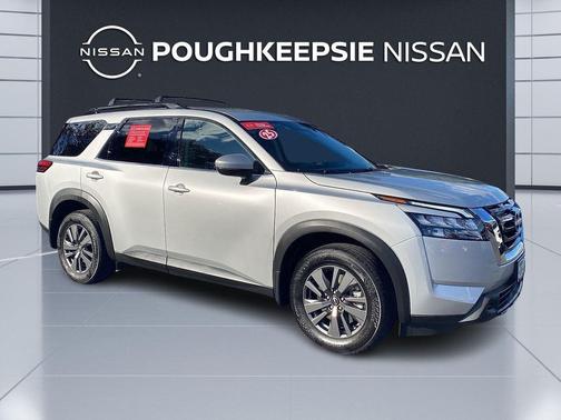 2025 Nissan Pathfinder SV 4WD