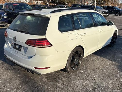 2018 Volkswagen Golf SportWagen TSI S