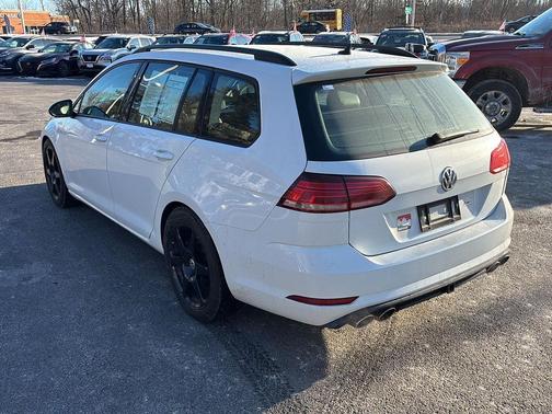 2018 Volkswagen Golf SportWagen TSI S