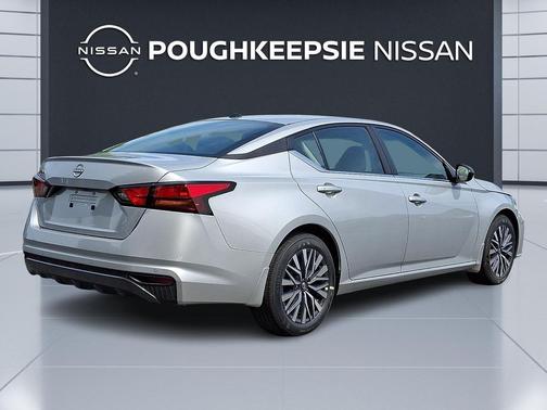 Brilliant Silver Metallic 2026 Nissan Altima SV FWD
