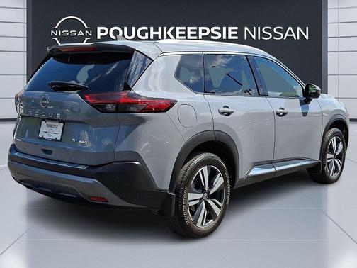 Boulder Gray Pearl 2023 Nissan Rogue SL