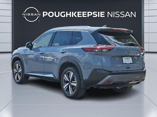 Boulder Gray Pearl 2023 Nissan Rogue SL