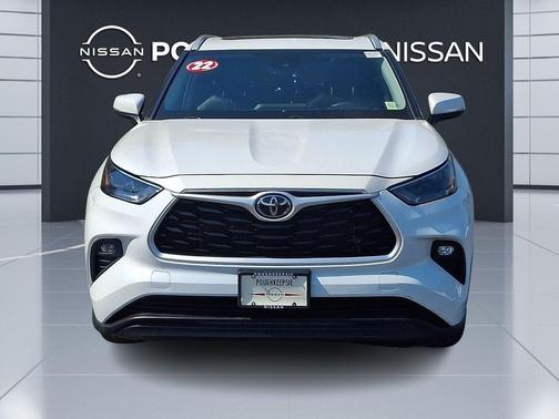 Wind Chill Pearl 2022 Toyota Highlander XLE