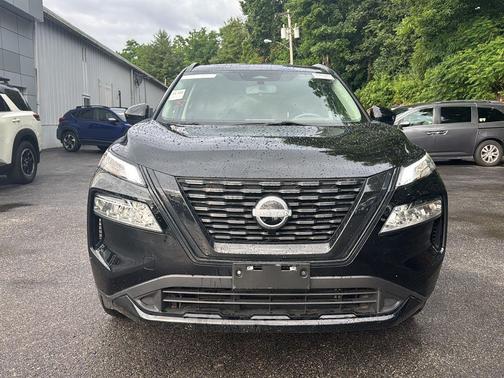 Super Black 2023 Nissan Rogue SV