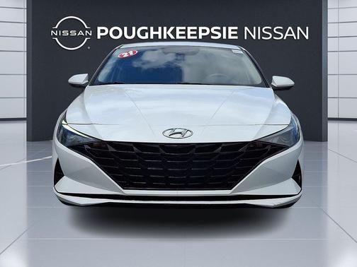Quartz White 2021 Hyundai ELANTRA SE