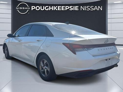 Quartz White 2021 Hyundai ELANTRA SE