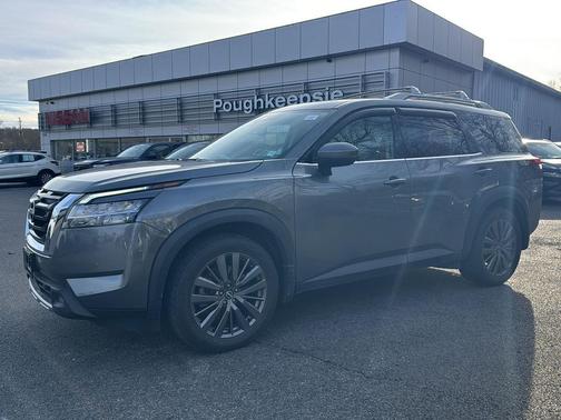 2022 Nissan Pathfinder SL 4WD