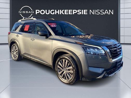 2022 Nissan Pathfinder SL 4WD