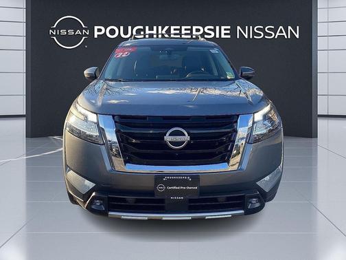 2022 Nissan Pathfinder SL 4WD