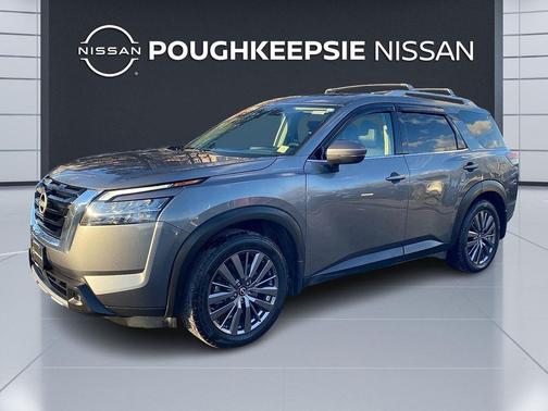 2022 Nissan Pathfinder SL 4WD