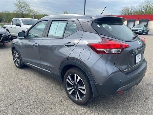 2020 Nissan Kicks SR