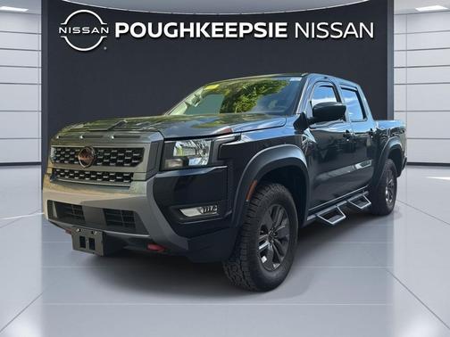 Super Black 2025 Nissan Frontier SV