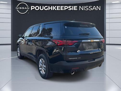 Mosaic Black Metallic 2023 Chevrolet Traverse LS