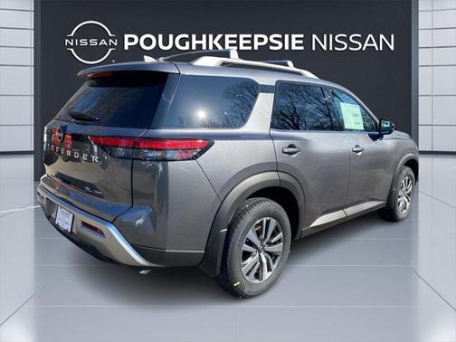 2025 Nissan Pathfinder SL 4WD