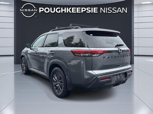 Gun Metallic 2022 Nissan Pathfinder SV 4WD