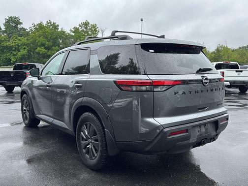 Gun Metallic 2022 Nissan Pathfinder SV 4WD