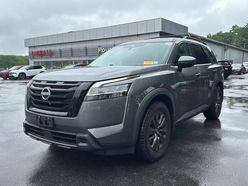 Gun Metallic 2022 Nissan Pathfinder SV 4WD