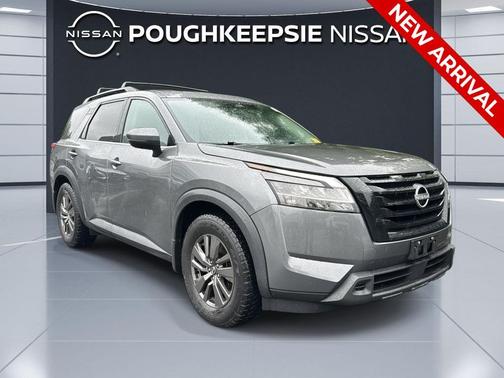 Gun Metallic 2022 Nissan Pathfinder SV 4WD