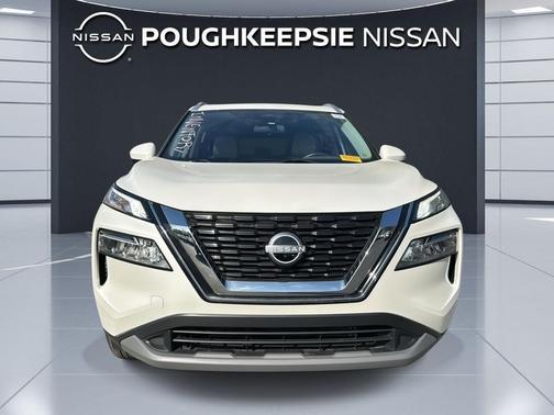 Pearl White Tricoat 2023 Nissan Rogue SV