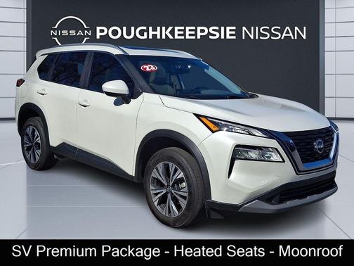Pearl White Tricoat 2023 Nissan Rogue SV