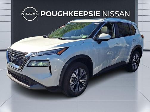 Pearl White Tricoat 2023 Nissan Rogue SV