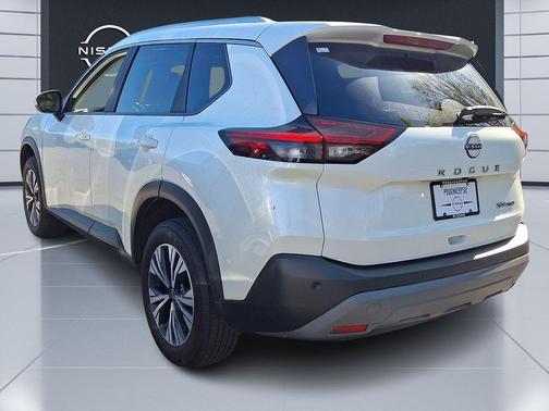 Pearl White Tricoat 2023 Nissan Rogue SV