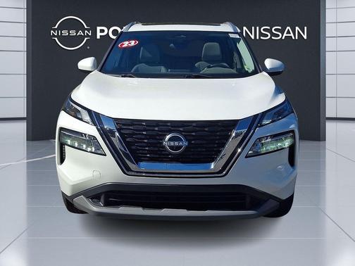Pearl White Tricoat 2023 Nissan Rogue SV