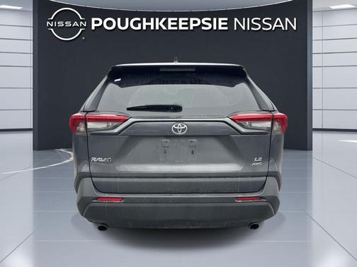 Magnetic Gray Metallic 2022 Toyota RAV4 LE