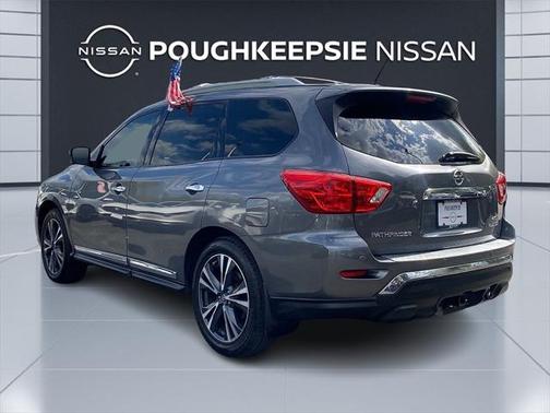 2017 Nissan Pathfinder Platinum