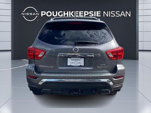 2017 Nissan Pathfinder Platinum