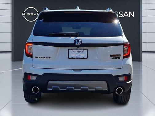 Platinum White Pearl 2023 Honda Passport AWD TrailSport