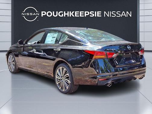 2025 Nissan Altima SL AWD